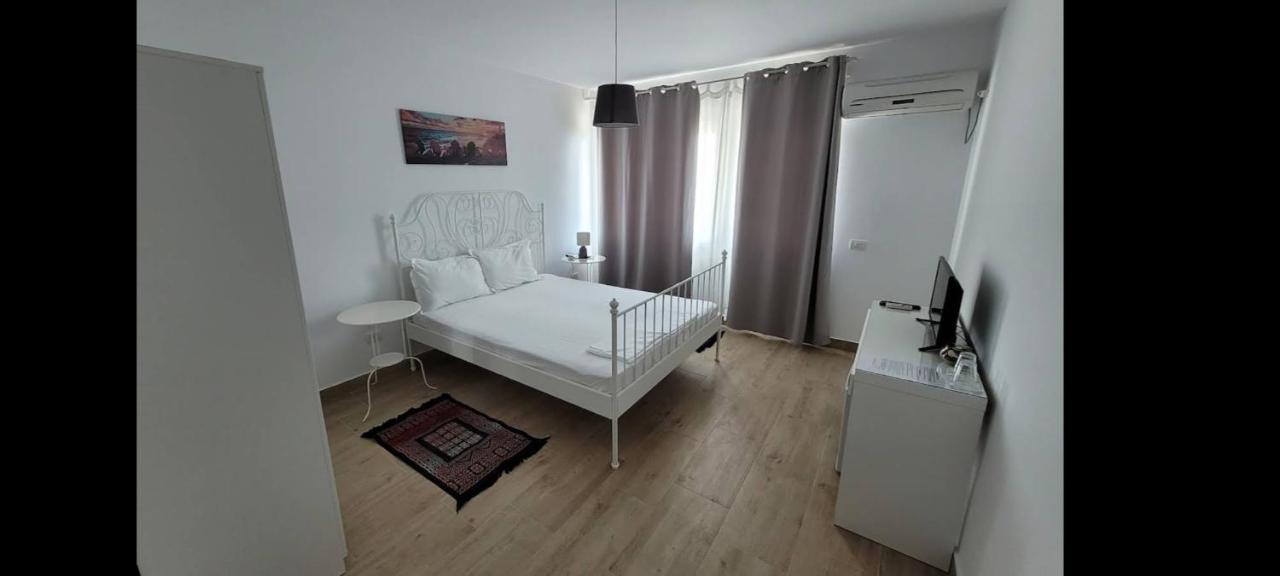 Vila Dvg كوستِنيست المظهر الخارجي الصورة