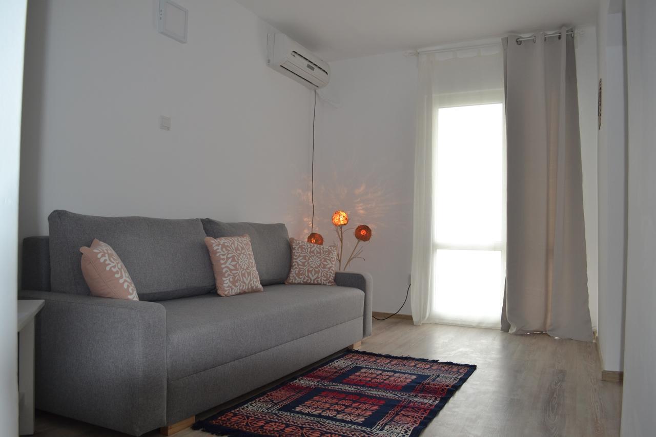 Vila Dvg كوستِنيست المظهر الخارجي الصورة